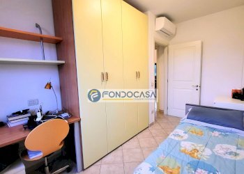 camera da letto - Quadrilocale Viale Roma
 
114, Massa - foto 19