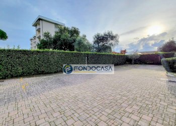 2 posti auto proprieta - Quadrilocale Viale Roma
 
114, Massa - foto 26