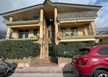 Foto 1 - Trilocale via gramsci, Quadrelle - foto 1