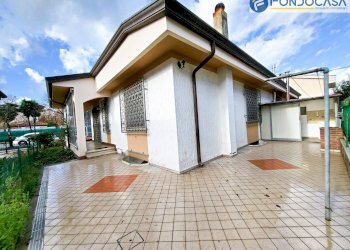 esterno - Casa semi indipendente G. Pardini
 
49, Viareggio - foto 31