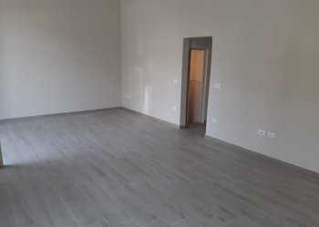 Foto 1 - Attività Commerciale Via Di Salviano
 
54, Livorno - foto 1