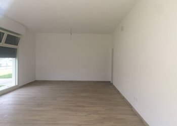 Foto 7 - Attività Commerciale Via Di Salviano
 
54, Livorno - foto 6