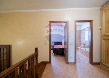 Hall / corridoio - Villa a Schiera Via Edison
 
16, Porto Mantovano - foto 30