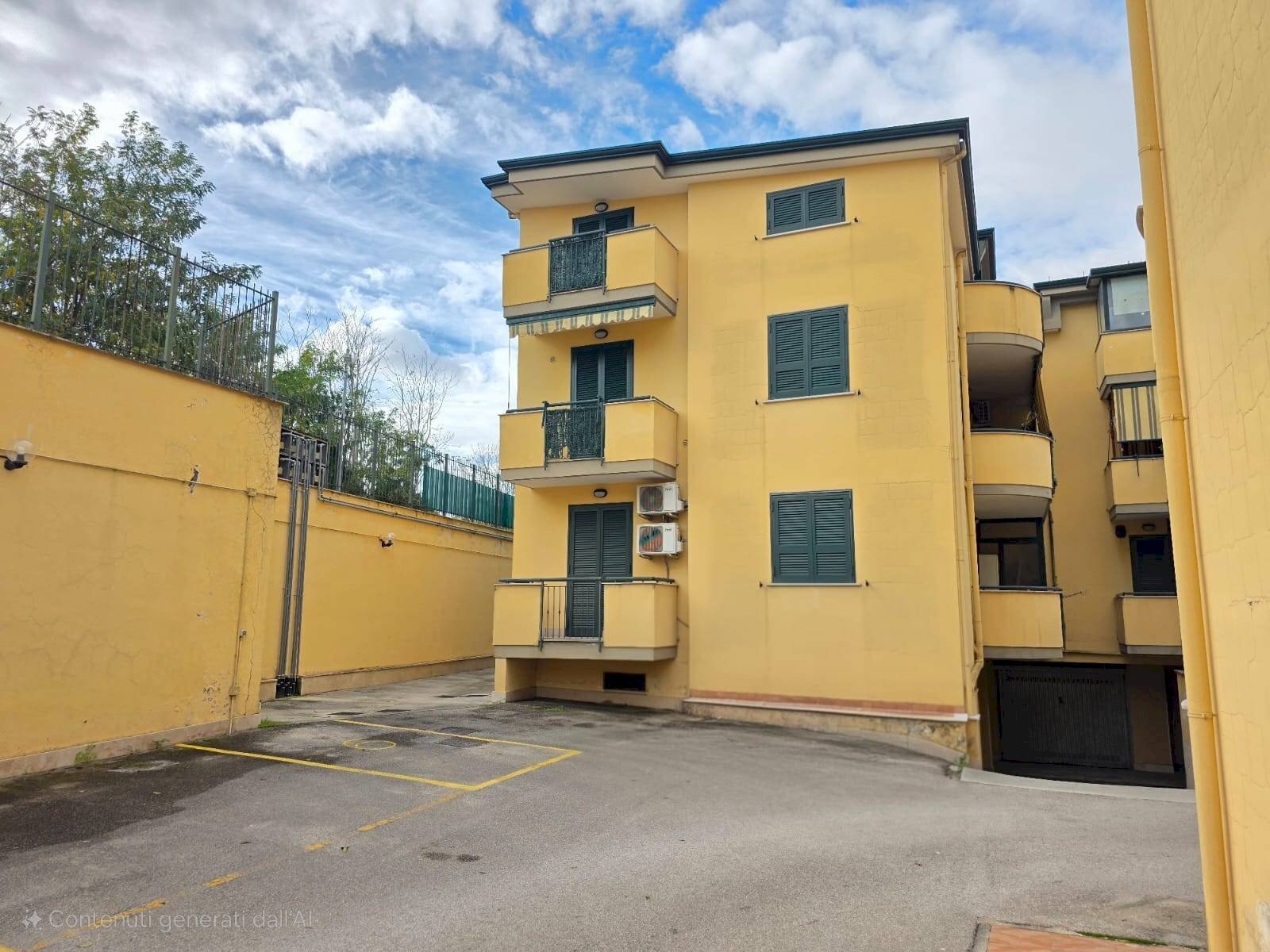 Foto 2 - Three-room apartment Sant'Arpino - photo 2