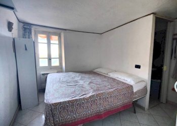 Camera da letto - Independent house via Castello, Rezzo - photo 15