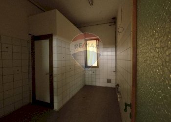 Stanza vuota - Rustico Via G. Marconi
 
57, Alzano Lombardo - foto 21