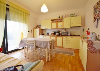 Cucina - Bilocale via Alba, 67, Mondovì - foto 2