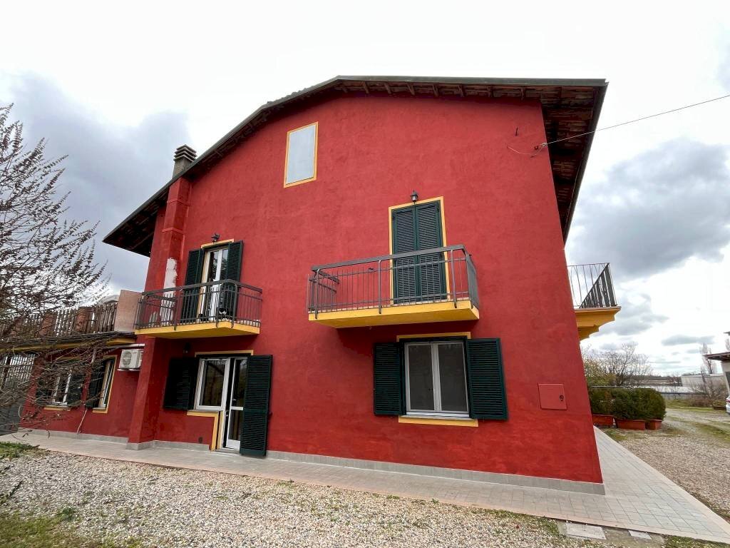 Facciata - Quadrilocale strada della Rezza, 10, Andezeno - foto 2