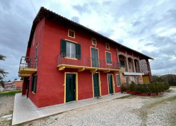 Facciata - Quadrilocale strada della Rezza, 10, Andezeno - foto 1