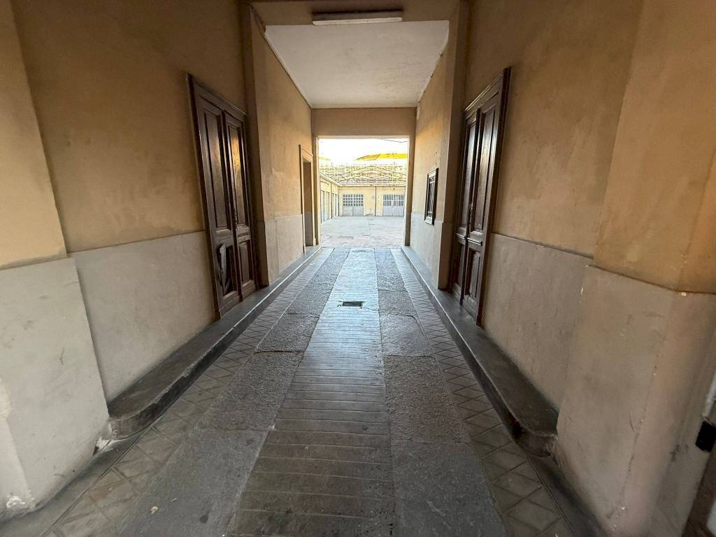 Interno palazzo - Box via Monte Rosa, 110, Torino (zona Barriera Milano) - foto 2