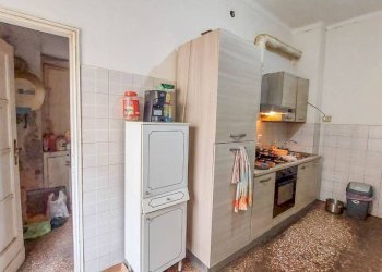 Cucina - Trilocale vico Dietro il Coro delle Vigne, Genova (zona Centro Storico) - foto 4