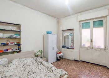 Camera da letto - Trilocale vico Dietro il Coro delle Vigne, Genova (zona Centro Storico) - foto 8