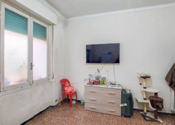 Camera da letto - Trilocale vico Dietro il Coro delle Vigne, Genova (zona Centro Storico) - foto 10