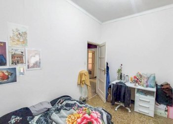 Camera da letto - Trilocale vico Dietro il Coro delle Vigne, Genova (zona Centro Storico) - foto 15