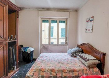 Camera da letto - Trilocale vico Dietro il Coro delle Vigne, Genova (zona Centro Storico) - foto 17