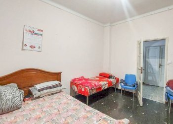 Camera da letto - Trilocale vico Dietro il Coro delle Vigne, Genova (zona Centro Storico) - foto 18