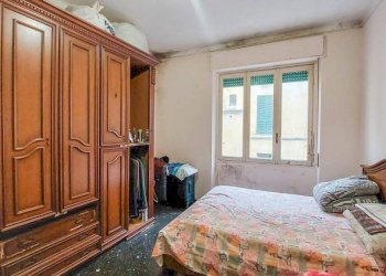 Camera da letto - Trilocale vico Dietro il Coro delle Vigne, Genova (zona Centro Storico) - foto 19