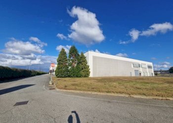 Facciata - Capannone via John Fitzgerald Kennedy, Inveruno - foto 32