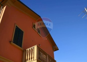 Edificio all\'aperto - Attic Cecina - photo 5