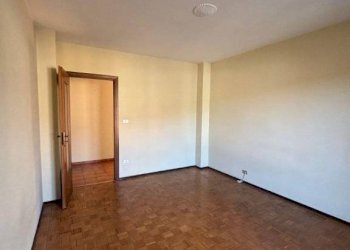 Camera da letto - Trilocale via Luigi Tegas, 43/6, Luserna San Giovanni - foto 9