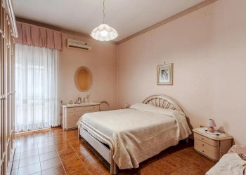 camera da letto - Appartamento Salvatore Quasimodo, San Giuseppe Vesuviano - foto 11