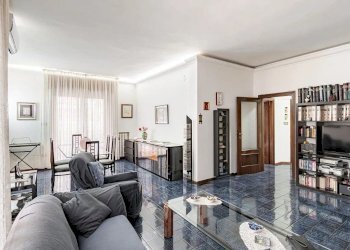 soggiorno - Quadrilocale dei Mille, Nola - foto 2