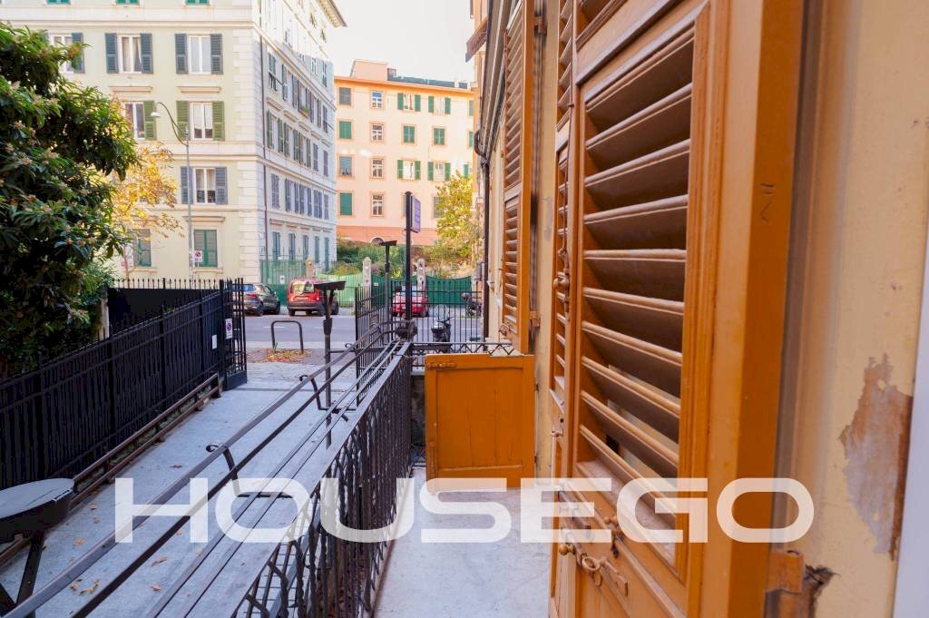 Balcone - Quadrilocale corso Solferino, 5, Genova (zona Castelletto) - foto 2