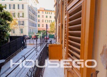 Balcone - Quadrilocale corso Solferino, 5, Genova (zona Castelletto) - foto 2