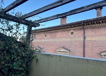 terrazza soggiorno - Quadrilocale via Goito, Bologna (zona Centro Storico) - foto 2