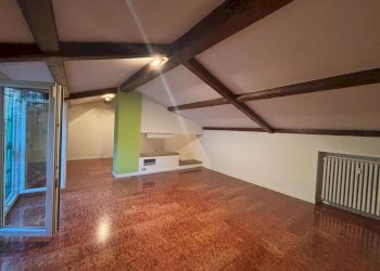 soggiorno - Quadrilocale via Goito, Bologna (zona Centro Storico) - foto 4