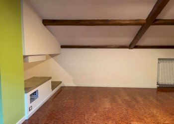 soggiorno - Quadrilocale via Goito, Bologna (zona Centro Storico) - foto 8