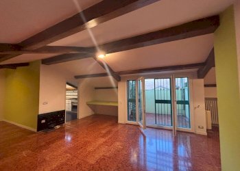 soggiorno - Quadrilocale via Goito, Bologna (zona Centro Storico) - foto 11