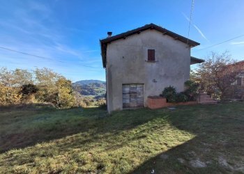 esterno 2 severini cristian new.jpg - Magazzino Via Castelnuovo 16, San Leo - foto 3