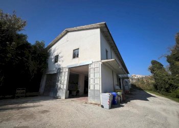 5d9d91b6-753b-499b-89b0-b4c35dfac2ed.jpg - Locale Commerciale Viale Lungo Fiume 8, Novafeltria - foto 3