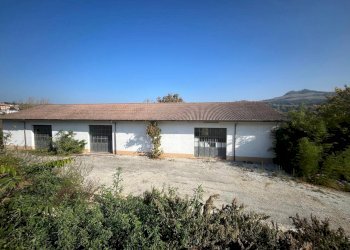 622d8135-25b2-4ce5-b89e-84e796e5f9da.jpg - Locale Commerciale Viale Lungo Fiume 8, Novafeltria - foto 6