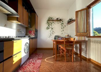 cucina vendita appartamento fontanegli genova.JPG - Quadrilocale Salita alla Chiesa di Fontanegli  21, Genova (zona Struppa) - foto 1