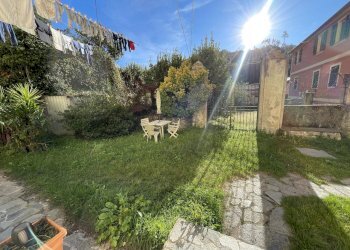 giardino condominiale vendita appartamento fontane - Quadrilocale Salita alla Chiesa di Fontanegli  21, Genova (zona Struppa) - foto 3