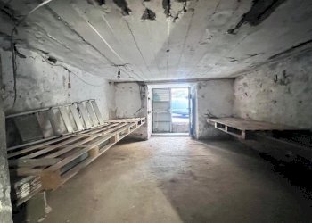 IMG-20251117-WA0002.jpg - Magazzino Via Tommaso Belloro, Savona - foto 1