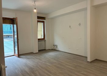 Two-room apartment Via Ospedale, Alba - photo 1