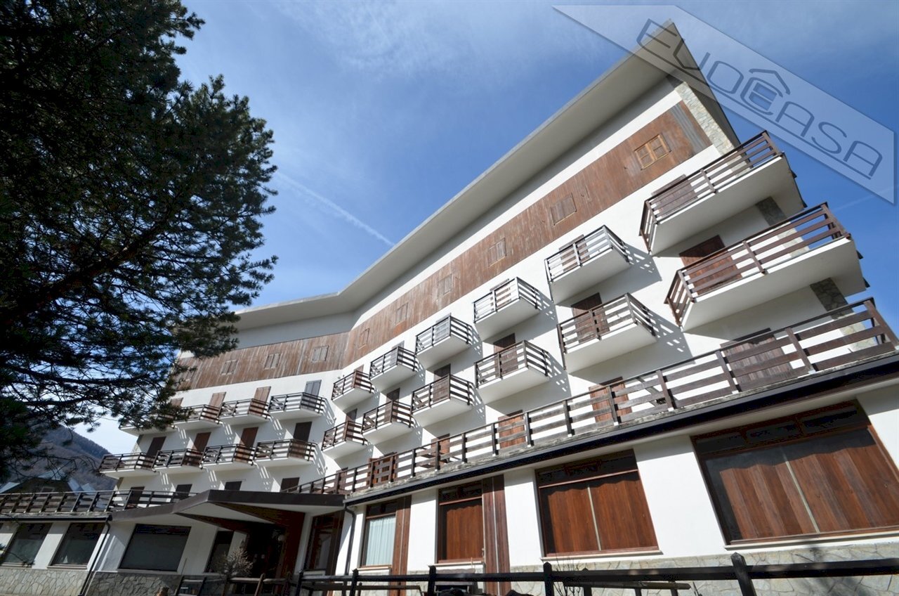 Three-room apartment Via Cavalieri di Vittorio Veneto 8, Pragelato - photo 1