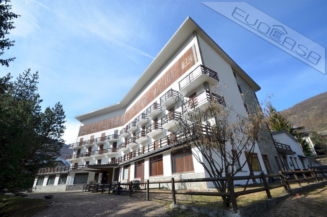 Three-room apartment Via Cavalieri di Vittorio Veneto 8, Pragelato - photo 2