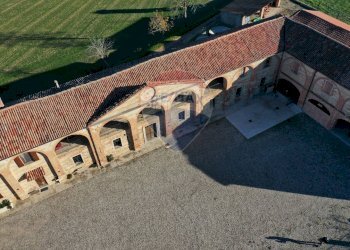 Casale strada provinciale 
 Montemagno, AT, Montemagno - foto 2