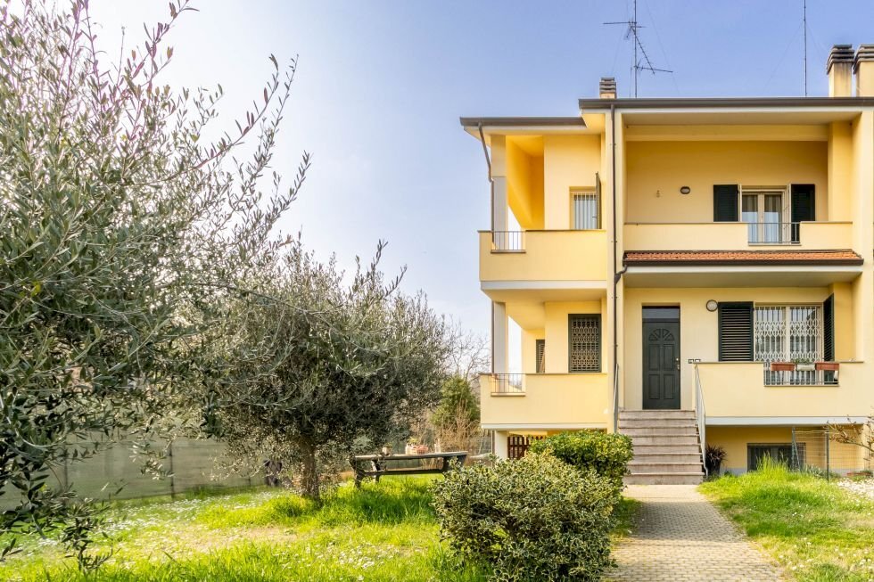 Villa Imola - photo 1