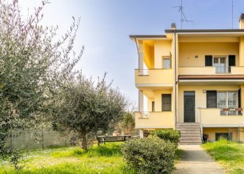 Villa Imola - photo 1