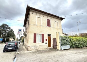 Foto 1 - Quadrilocale VIALE PIETRO SERAFINI, Fabriano - foto 1