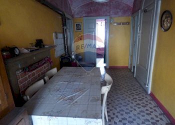 Sala da pranzo - Casa semi indipendente libertà, Casalzuigno - foto 11