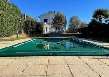 Piscina - Villa VIA MANZONI
 
24, Morazzone - photo 53