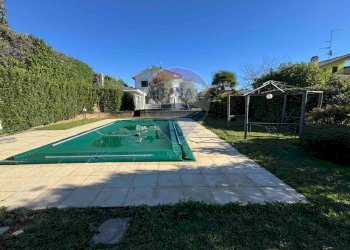 Piscina - Villa VIA MANZONI
 
24, Morazzone - photo 54