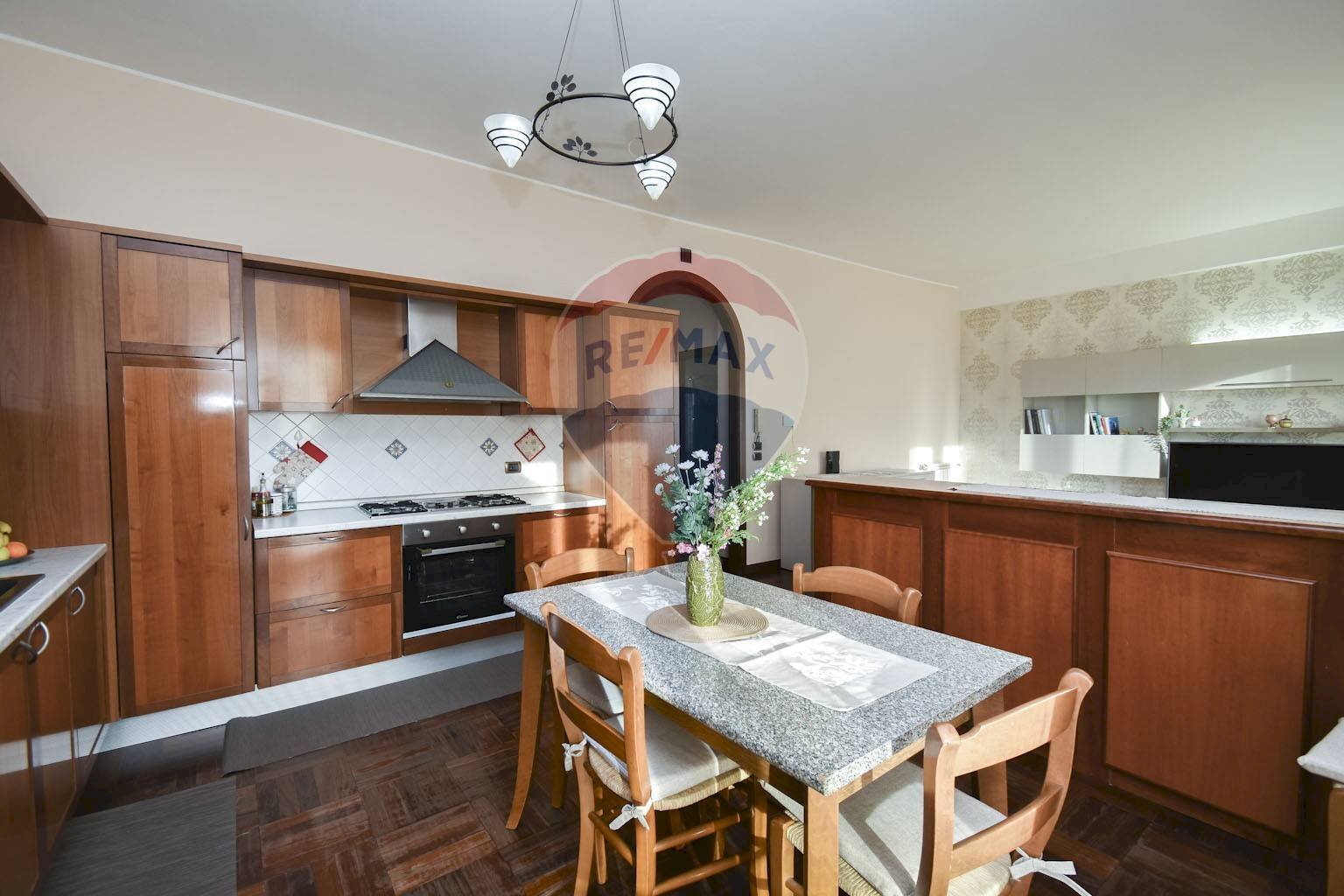 Sala da pranzo - Quadrilocale Via Emanuele Bellia
 
260, Paterno - foto 3