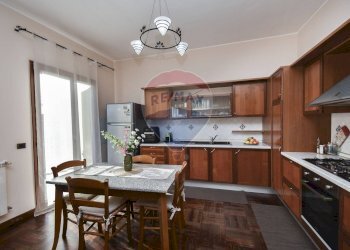 Cucina - Quadrilocale Via Emanuele Bellia
 
260, Paterno - foto 1